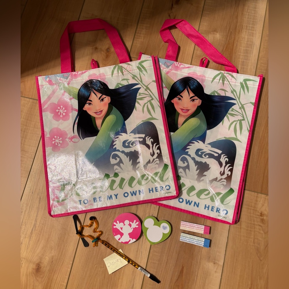 Disney Mulan totes, Goofy pen, Disney stickie notes